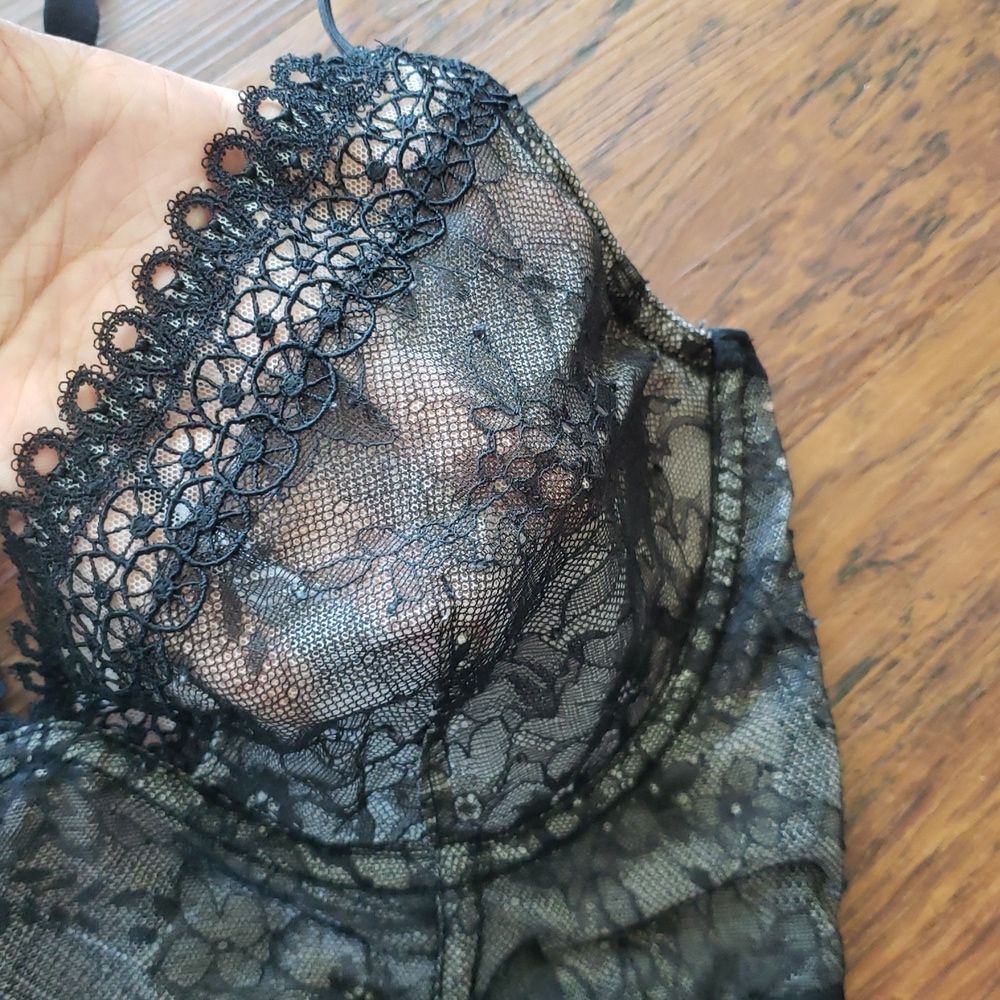 Victorias Secret Very Sexy Black Floral Lace Elegant Unlined Plunge Bra Size 34D - Picture 2 of 6